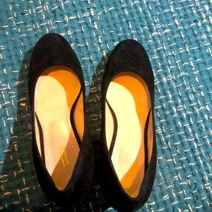 Comptoir des contonniers black suede shoes with gold heel